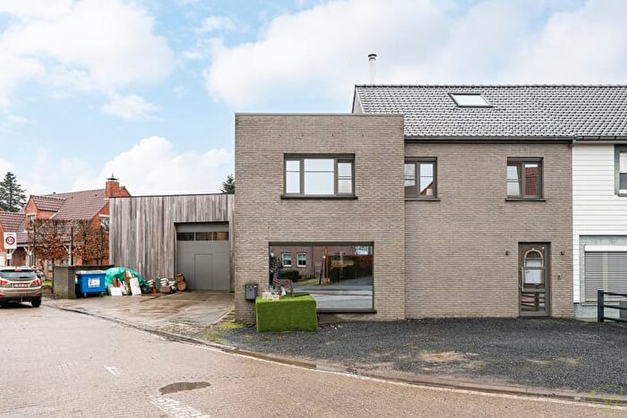 18-kamerhuis te koop in Zomergem
