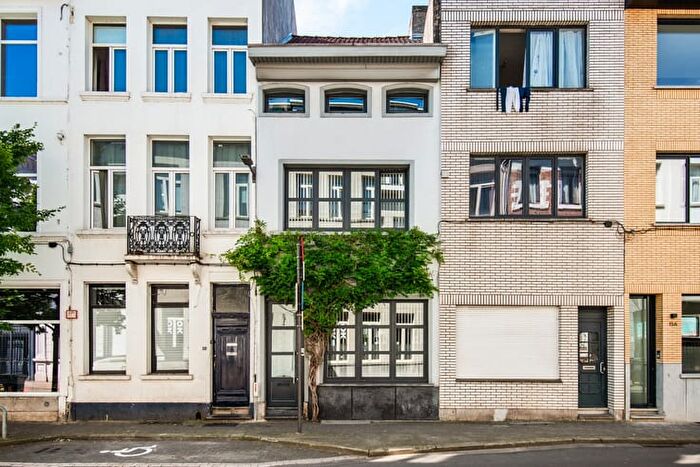 16-kamerhuis te koop in Antwerpen (2060)