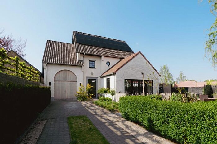 18-kamerhuis te koop in Eeklo