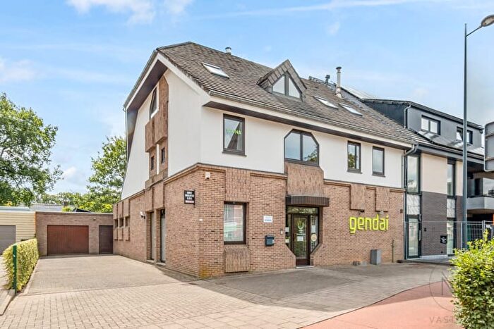 11-kamerappartement te koop in Genk