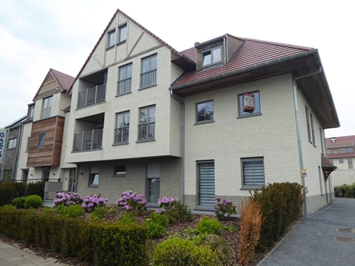 9-kamerappartement te huur in Nieuwerkerken (9320)
