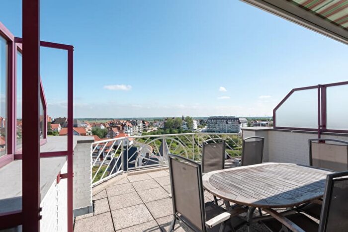 13-kamerappartement te koop in Duinbergen