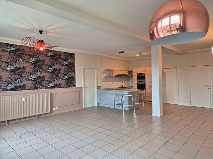11-kamerappartement te huur in Jemeppe-sur-Sambre