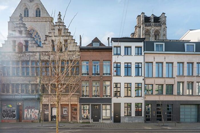 10-kamerhuis te koop in Antwerpen (2000)