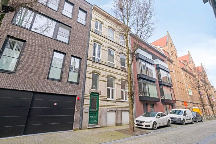12-kamerappartement te koop in Oostende