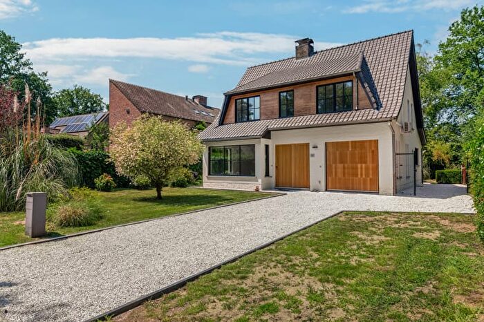 12-kamerhuis te koop in 's Gravenwezel