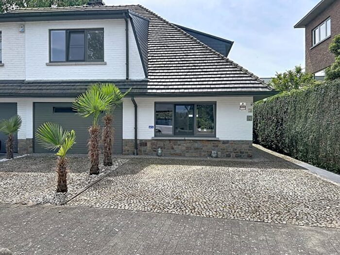 4-kamerhuis te koop in LEEUW-SAINT-PIERRE