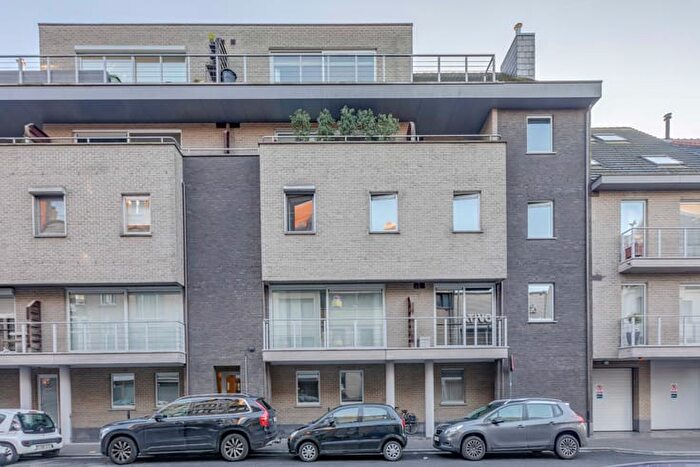14-kamerappartement te koop in Sint-Niklaas