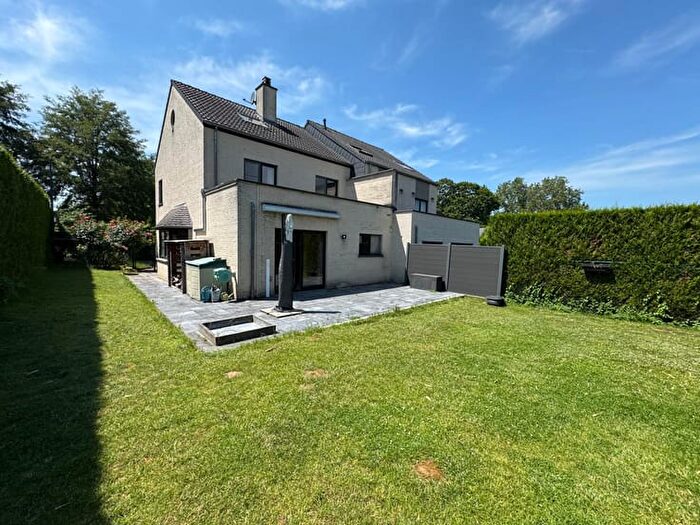 4-kamerhuis te koop in Leeuw-Saint-Pierre