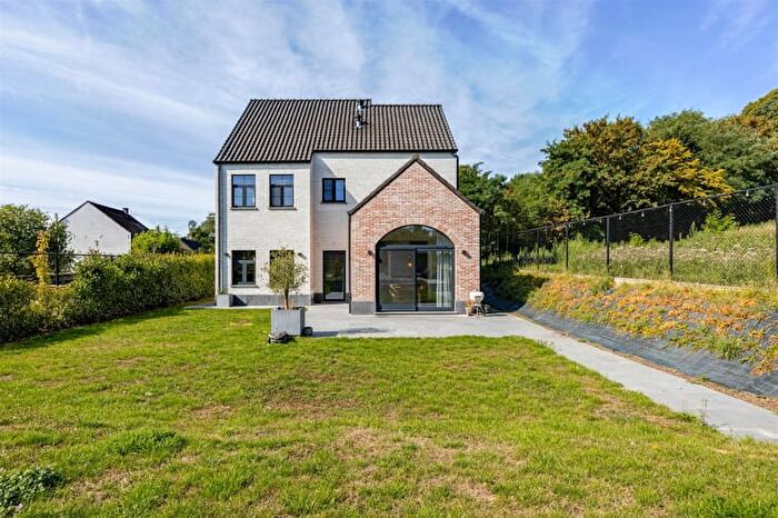 5-kamerhuis te koop in LUBBEEK