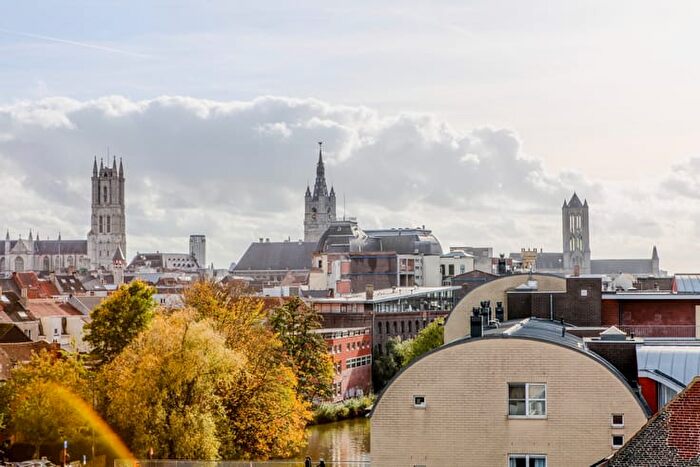 12-kamerappartement te huur in Gent