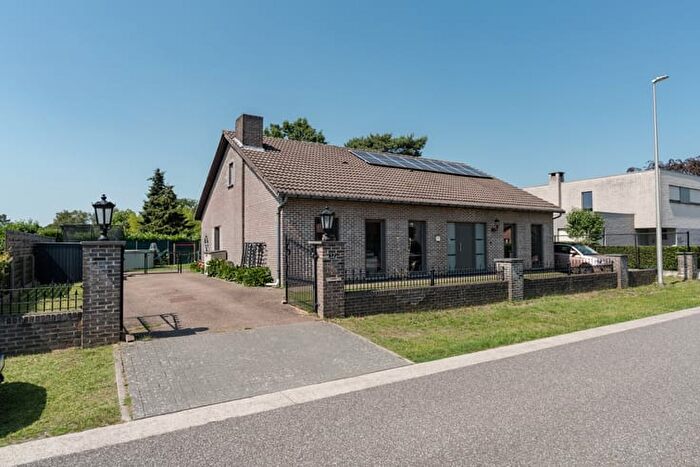 8-kamerhuis te koop in Pelt