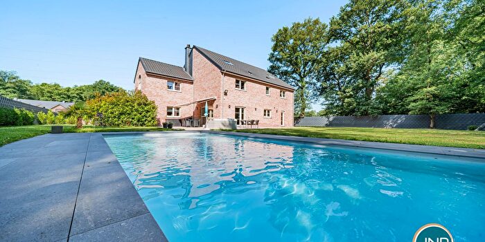 7-kamerhuis te koop in Neuville-en-Condroz