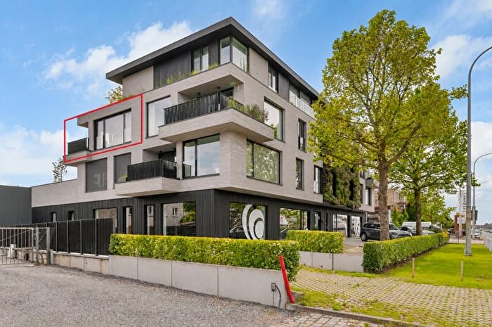 9-kamerappartement te koop in Sint-Niklaas
