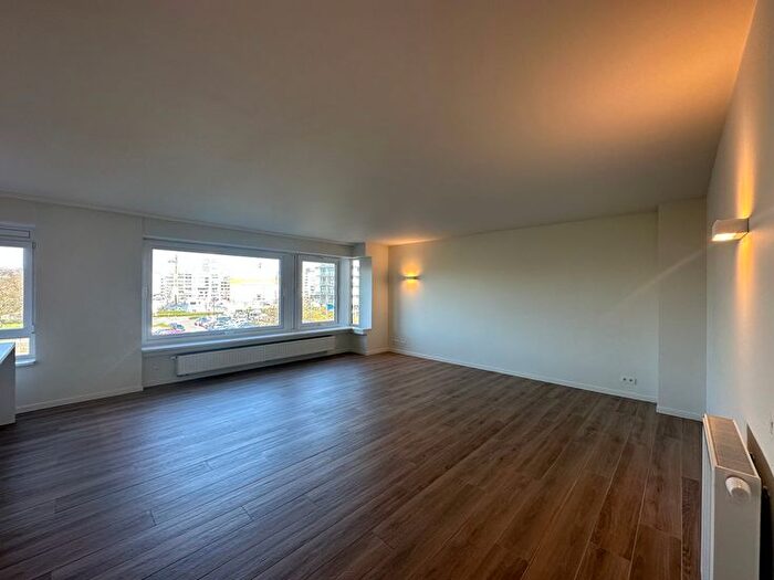 10-kamerappartement te huur in Oostende