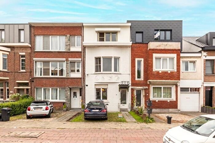 12-kamerhuis te koop in Edegem
