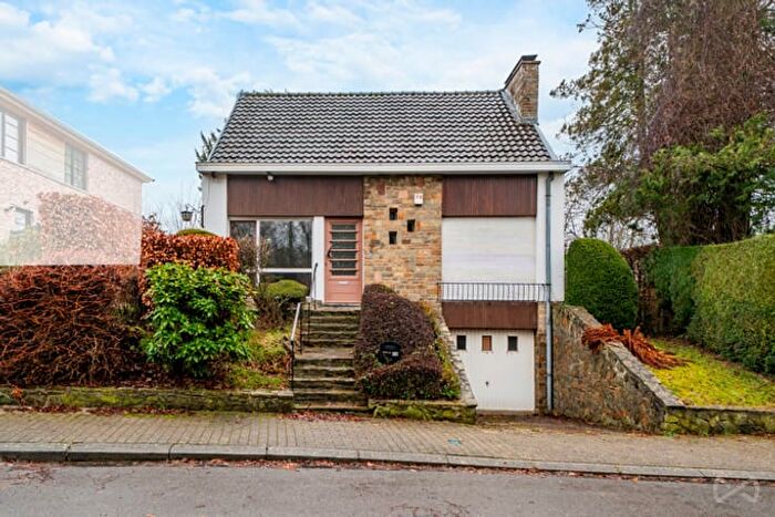 15-kamerhuis te koop in La hulpe