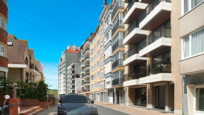 11-kamerappartement te koop in Duinbergen