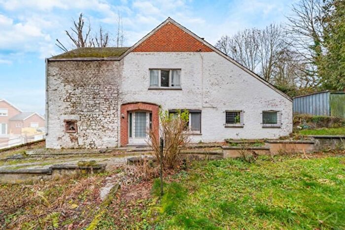 11-kamerhuis te koop in Cour-sur-heure