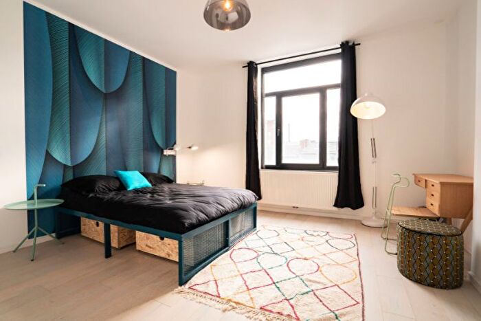 20-kamerappartement te huur in Charleroi