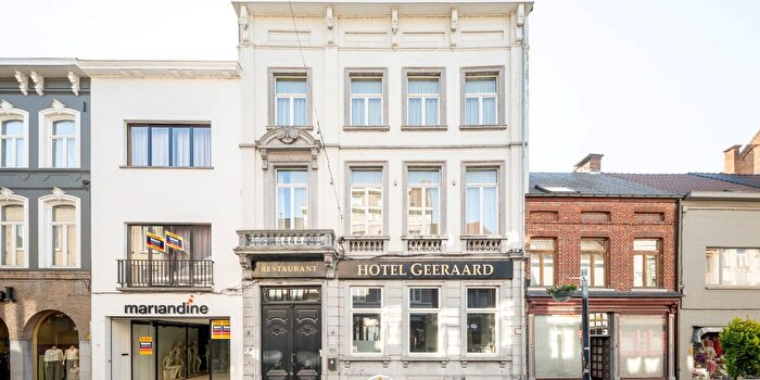 11-kamerhuis te koop in Geraardsbergen