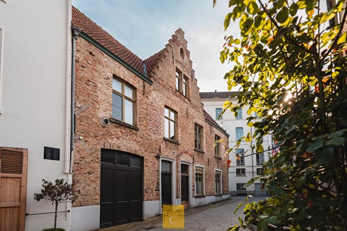 9-kamerhuis te koop in Brugge
