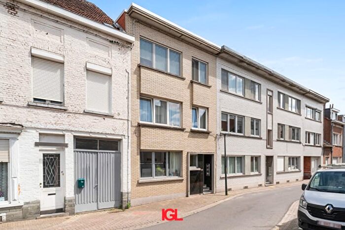 9-kamerappartement te koop in Ruisbroek (1601)