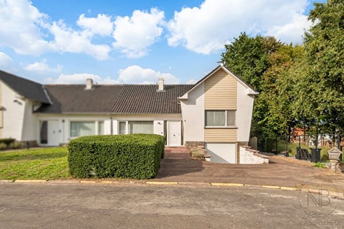 14-kamerhuis te koop in Genk