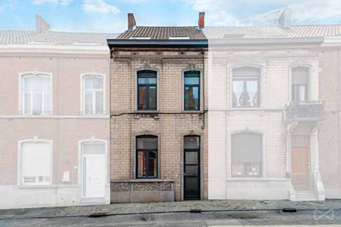 13-kamerhuis te koop in Braine-le-comte