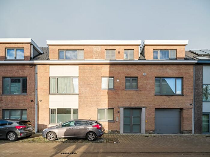 11-kamerappartement te koop in Gent