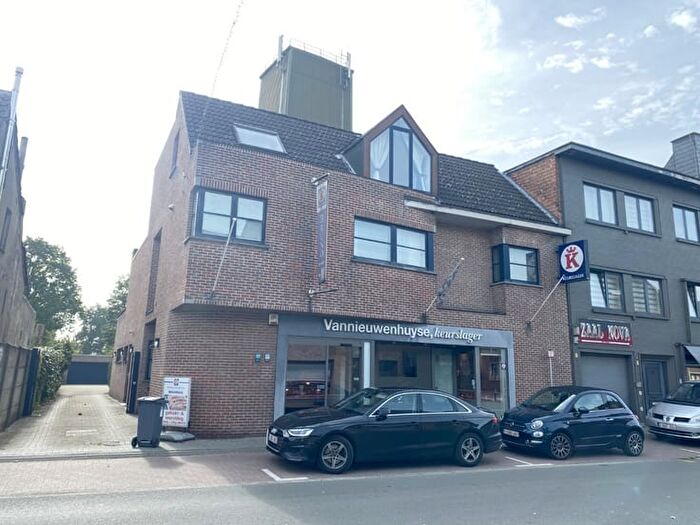 13-kamerappartement te koop in Stekene