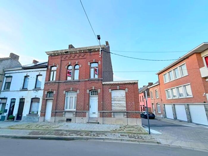 15-kamerhuis te koop in Mont-sur-marchienne