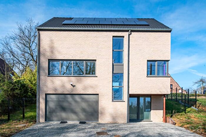 13-kamerhuis te koop in Alsemberg