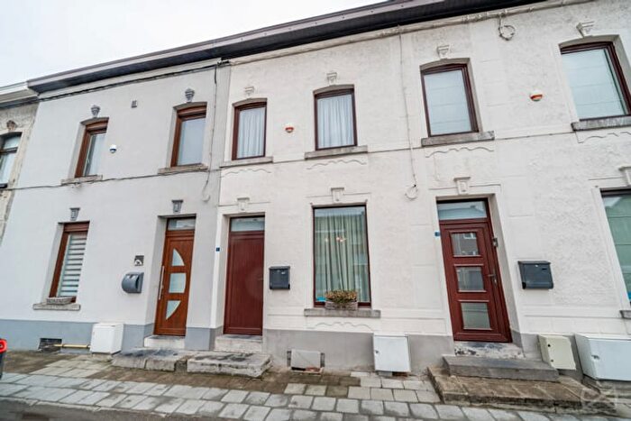 8-kamerhuis te koop in Mont-sur-marchienne