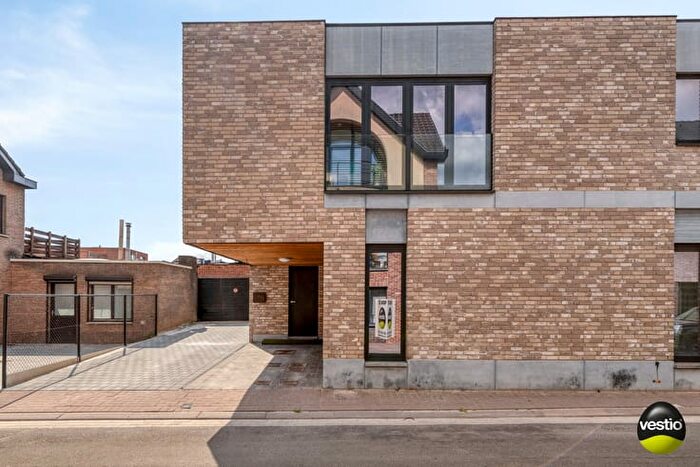 11-kamerhuis te koop in Bilzen-Hoeselt