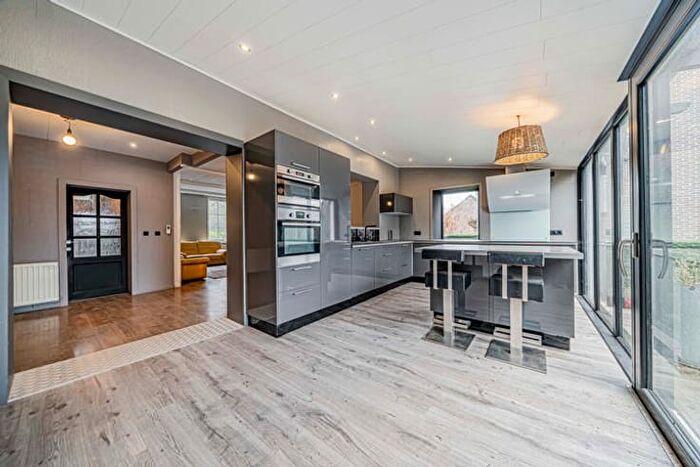 20-kamerhuis te koop in Orp-le-Grand