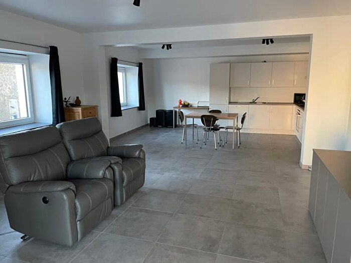 8-kamerappartement te huur in Léglise