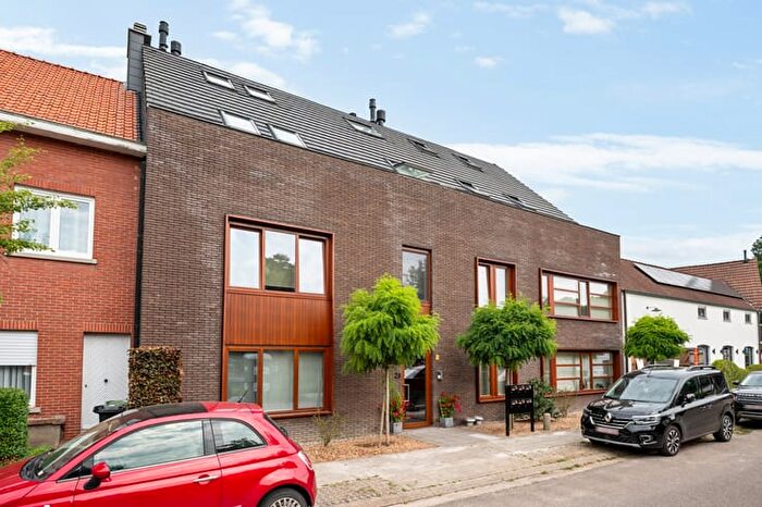 11-kamerappartement te koop in 's Gravenwezel