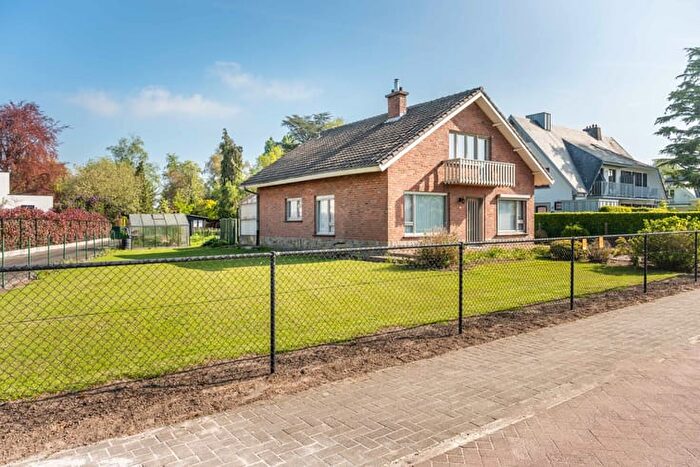 11-kamerhuis te koop in Zwijndrecht
