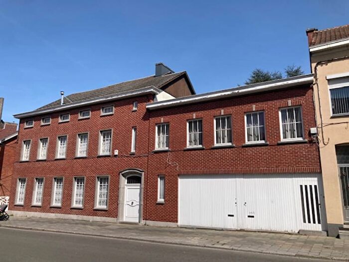 8-kamerhuis te koop in Forchies-la-Marche