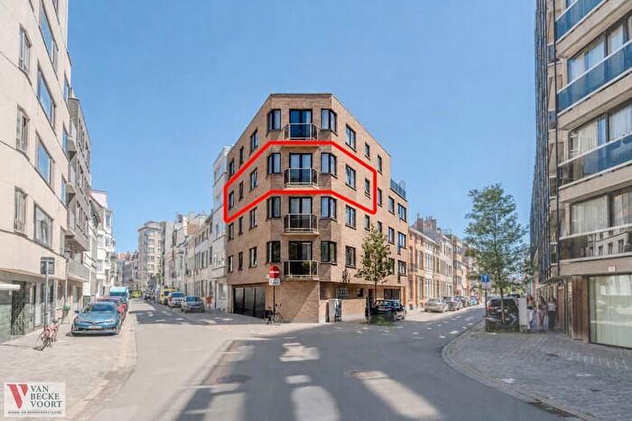 10-kamerappartement te koop in Oostende
