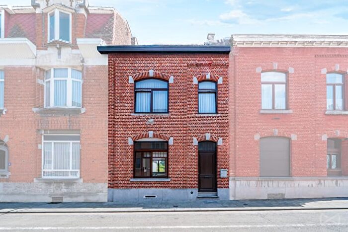 12-kamerhuis te koop in Braine-le-comte