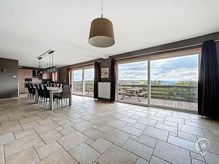 9-kamerhuis te koop in Hastière
