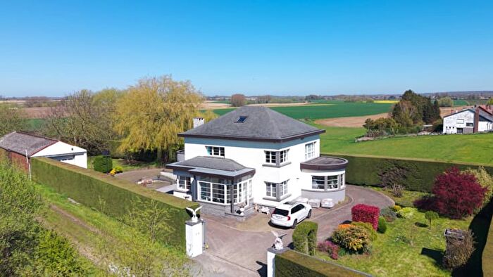 20-kamerhuis te koop in Braine-le-comte