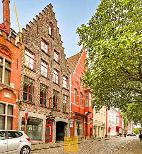 11-kamerappartement te koop in Brugge