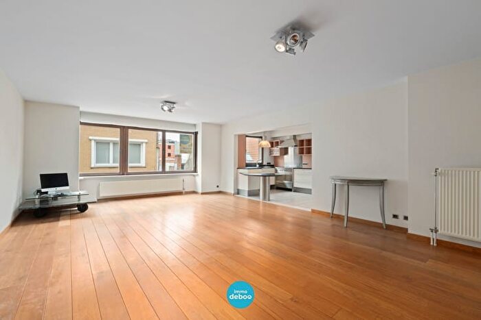 10-kamerappartement te koop in Oostende
