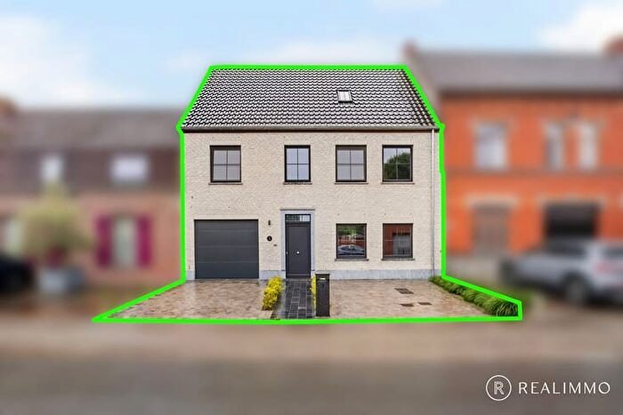 16-kamerhuis te koop in Moen