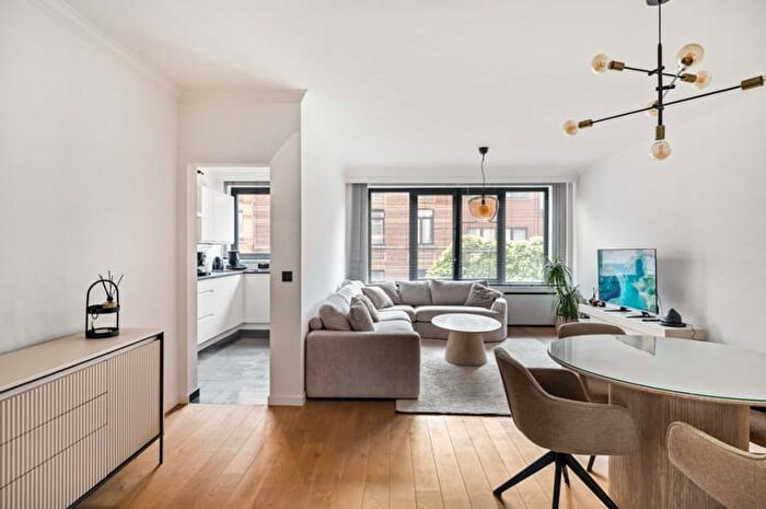 10-kamerappartement te koop in Merksem