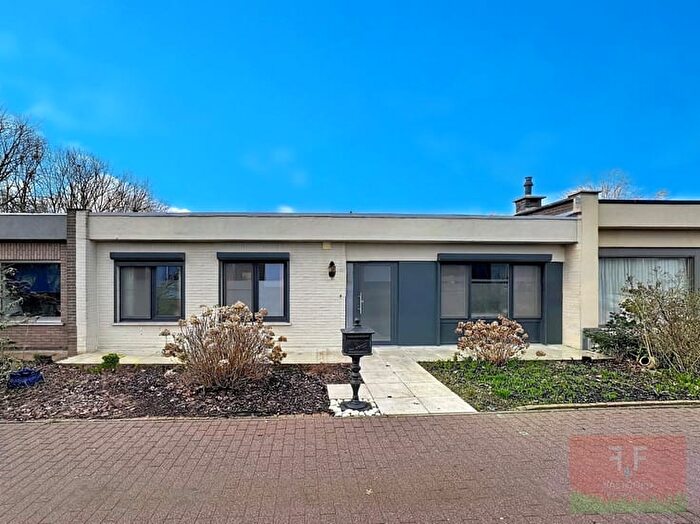 16-kamerhuis te koop in Zottegem