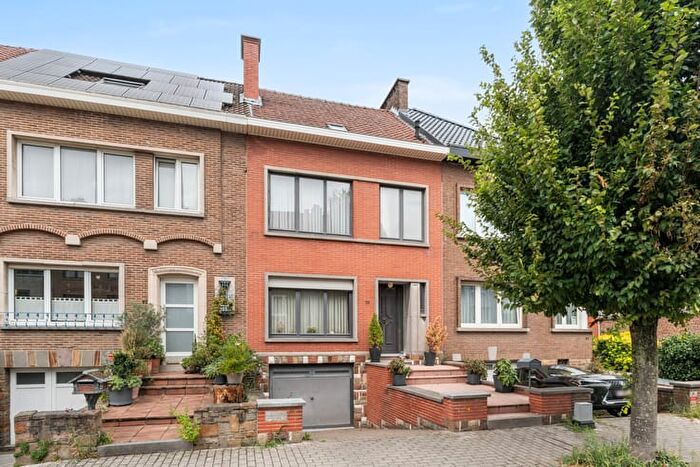 11-kamerhuis te koop in Sint-Pieters-Leeuw